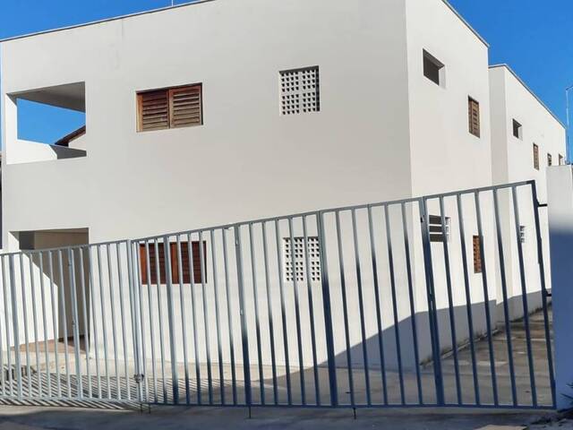 Property in Centro de Pipa vende Prédio com 6 aptos mobiliados