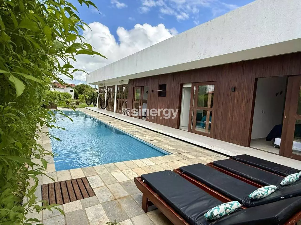 House in Casa moderna à venda em condomínio tranquilo, a 15 minutos da Praia do Madeiro na Pipa